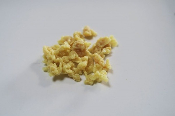 乾燥状態で大さじ1杯が約9g