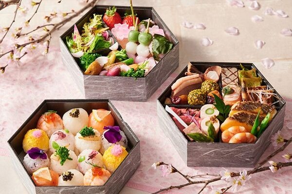 お花見三段重