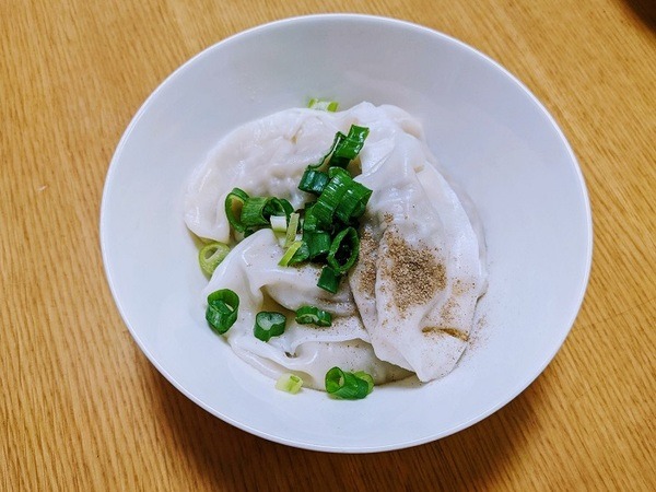 セミ餃子にかけても美味しい