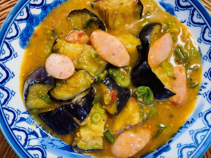 豆板醤や味噌を加えて麻婆茄子