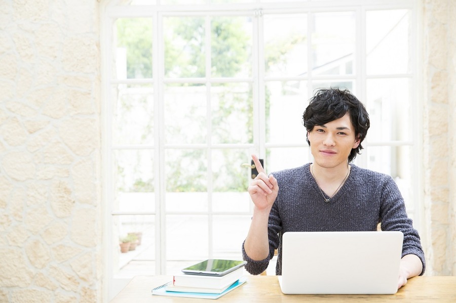 自由を求めるフリーランスvs保障が欲しい会社員　あなたはどちらを選びますか？