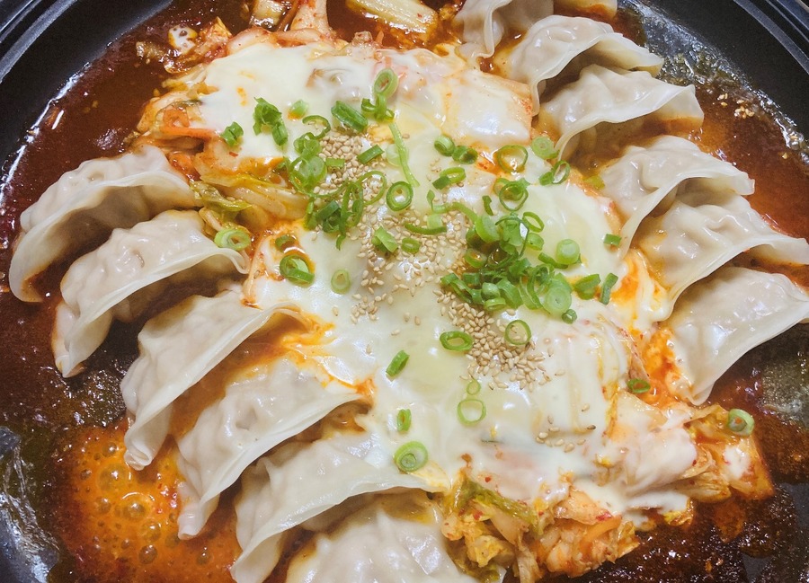 冷凍餃子deチーズダッカルビ