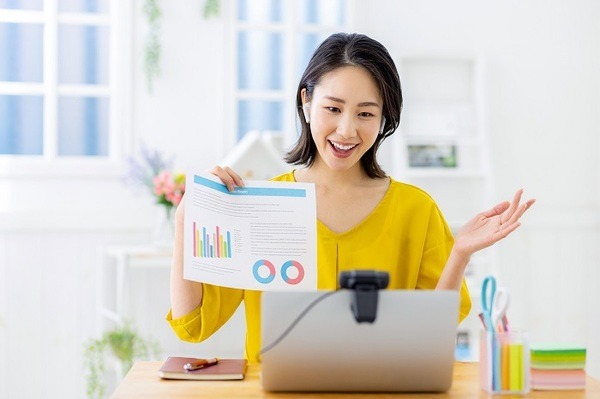 自分の体験を話す