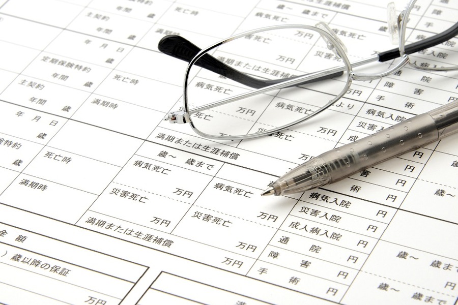 被保険者の死亡後に受け取る「入院・手術・通院給付金」の税務上の取り扱いについて