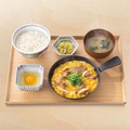 月見の時期がキター！吉野家「月見牛とじ丼」2年ぶり復活、新メニューも登場