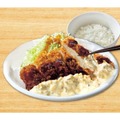 ガスト「ビッグチキンカツ弁当～黒酢タルタル～」はご飯大盛りが無料（画像:プレスリリースより）