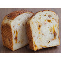 「イベリコチョリソーとチーズ」の食パン