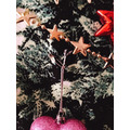 クリスマスツリーは「タペストリー」　場所もとらず、100均グッズでお金もかけずに飾り付け