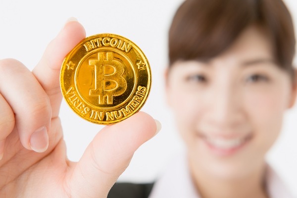 次世代通貨「ビットコイン」が、電子マネー（PASMOパスモなど）と違う点とは？ 画像
