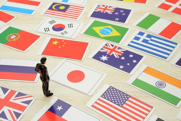 大統領も株価も予想は外れたのだから、「予想しない投資法」でいこう 画像
