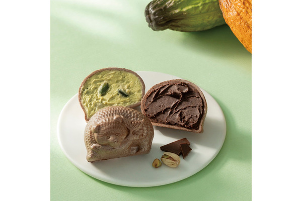 ゴディバと佐藤堂のコラボ商品「熊もなか ダークチョコレートとピスタチオ」が登場 画像
