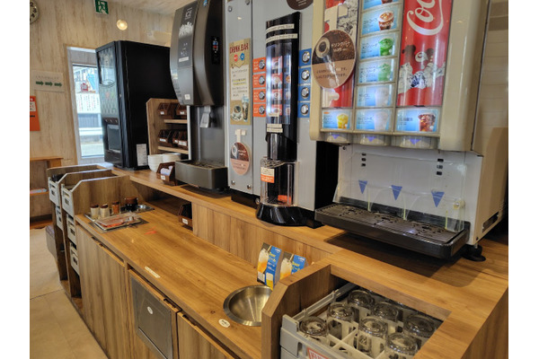 吉野家「よし得タイム」がアツい！ドリンクバー無料になる店舗は？子ども連れで4重のお得となった【体験談】 画像