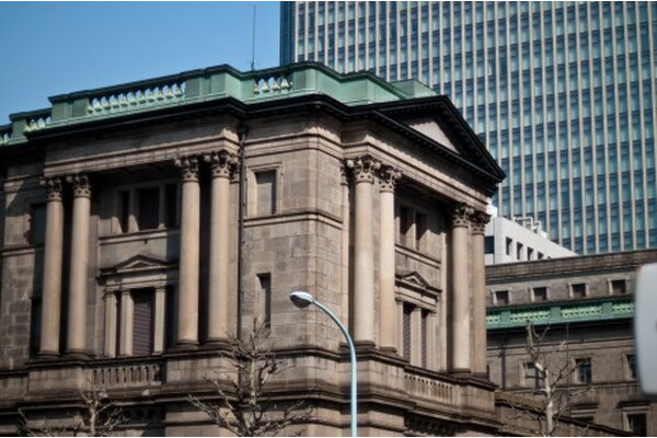 日銀の異常な金融緩和政策　リスクヘッジ手段を確保せよ 画像