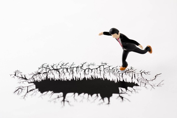 「つみたてNISA」4つの落とし穴　「金融庁お墨付き」に飛びつく前に 画像