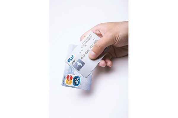 「リボ払い」をやめる方法　「カードローン」で一括返済しよう 画像