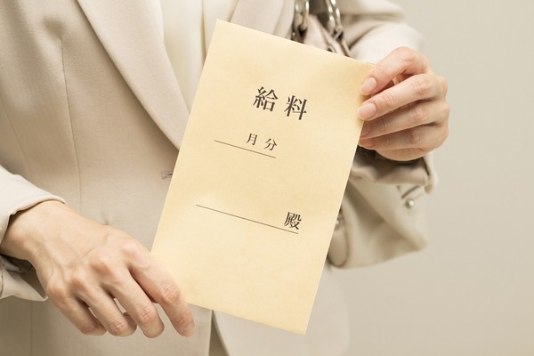 シングルマザーの平均年収は243万円　養育費不払い、雇用の壁などを乗り越えて幸せになる！　手を差し伸べる自治体もあります。 画像