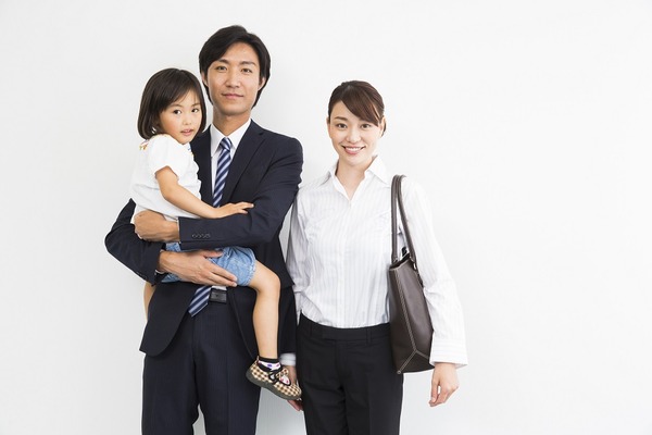 兼業主婦は老後を救う　夫婦の生涯収入がアップし、老後破たんを防ぎます。 画像