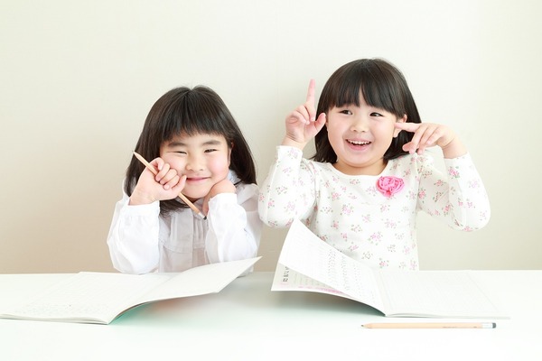 共働きパパ&ママが備えておくべき「小1の壁」　宿題の壁はこう乗り切った 画像