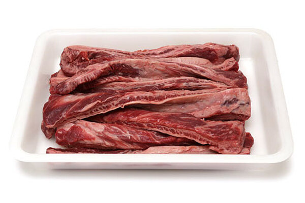 USAビーフリブフィンガー、中身は棒状にカットされたお肉が詰まっている状態