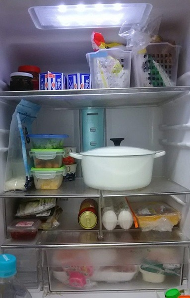 冷蔵庫の中には鍋の入るスペース