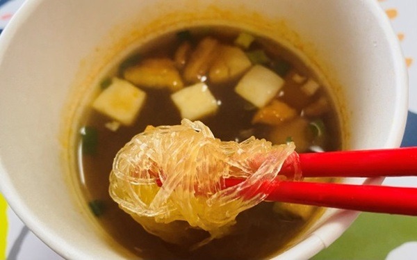 matsukiyo カップ春雨スープ 豆腐チゲを食す