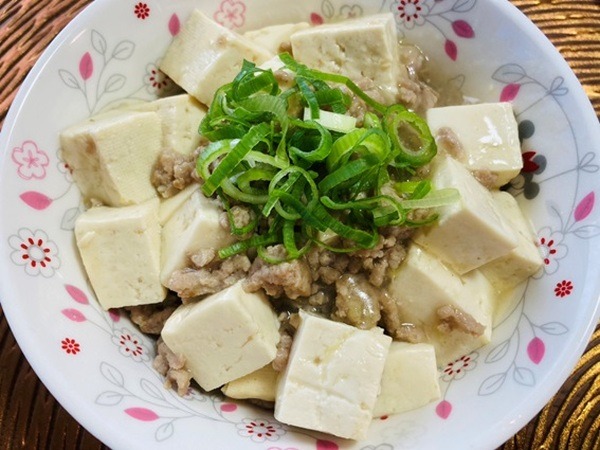 白麻婆豆腐丼
