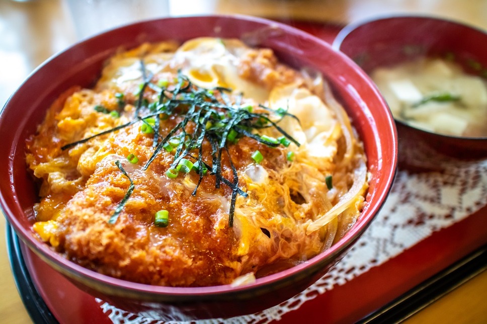 丼物と汁物の献立